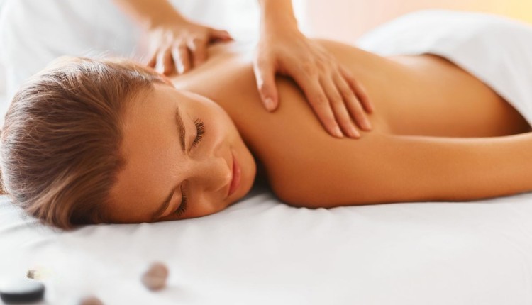Da bị cháy nắng có trắng lại được không? Cách phục hồi